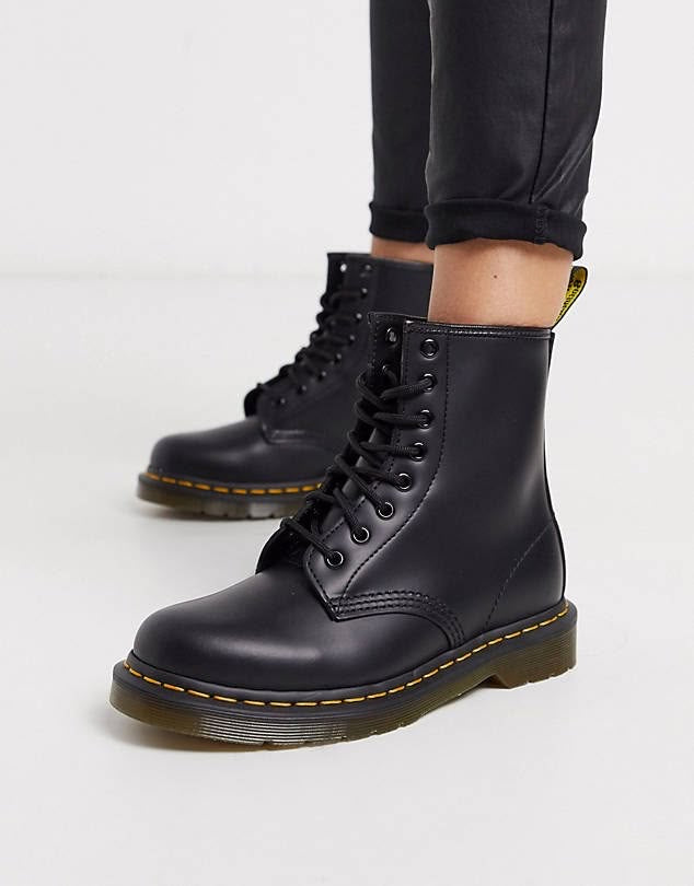 1460 Black Smoth